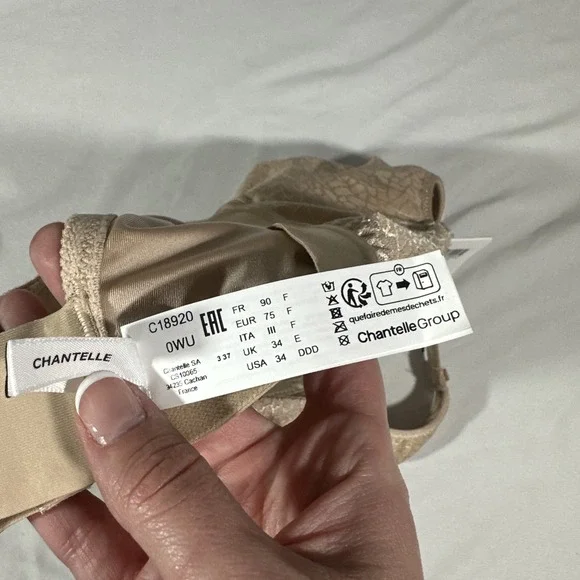 NWT $78 Chantelle [‎ 34DDD US ] C Magnifique Wirefree Bra in Nude #7001